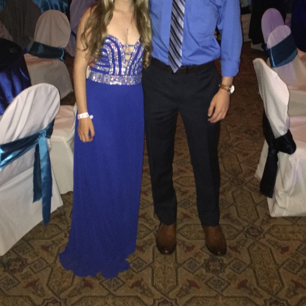 Prom dress - Picture 3 of 3